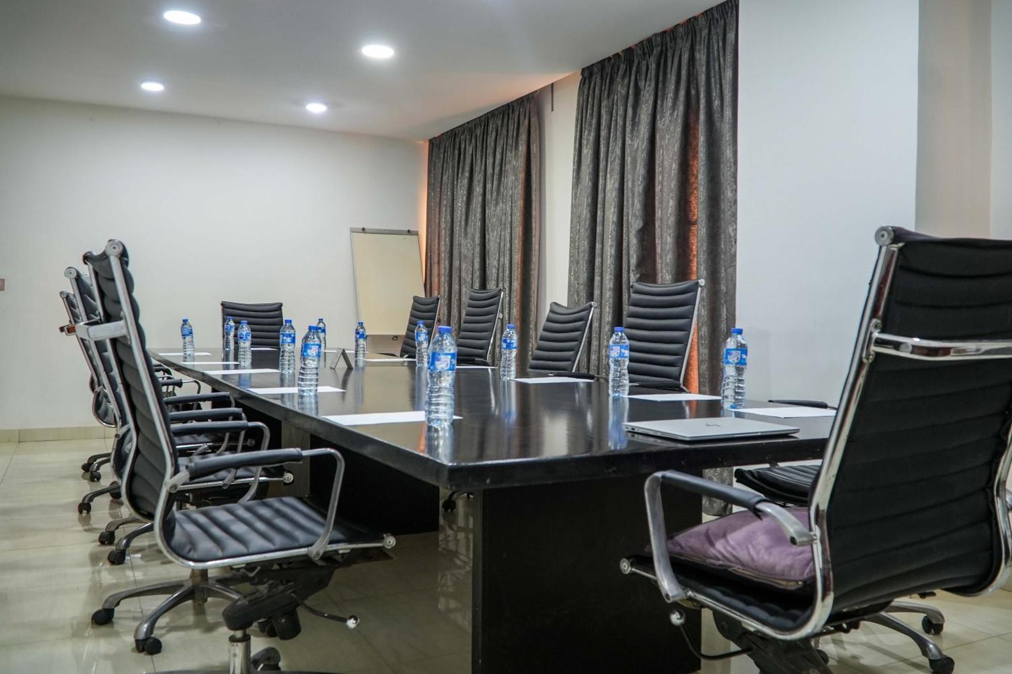 Amor Hotels Abuja Exterior photo